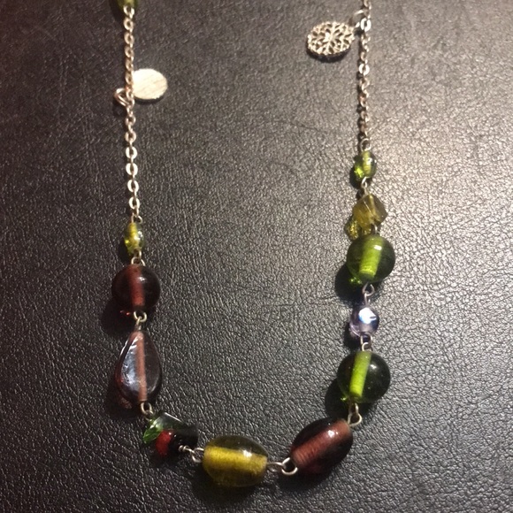 40 in multi colored glass w/ silver accent necklace - Picture 5 of 6